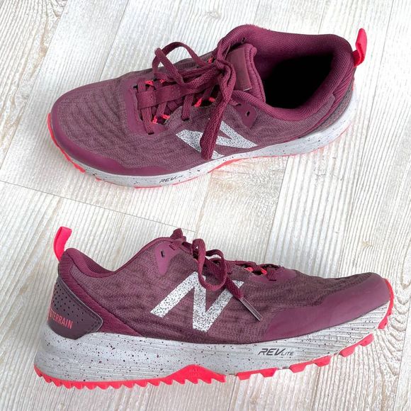 New Balance All Terrain Nitrel V3 Athletic Sneakers | Bordeaux Size 7.5 - Picture 2 of 9